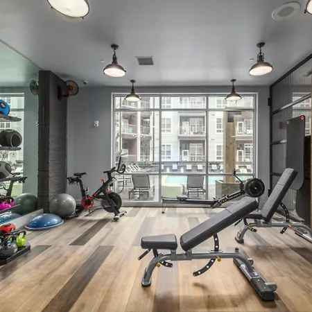 Landing Beautiful 2bd Gym Apartment