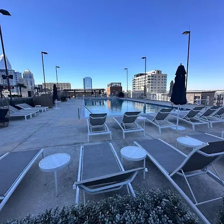 Luxury Furnished 1br In The Heart Of The Apartment Charlotte