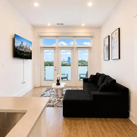 Apartment Luxury Uptown 2br Rooftop Pool Gym & Skyline Views Charlotte
