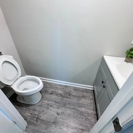 Apartment Charming And Renovated Close To Airport And Uptown *