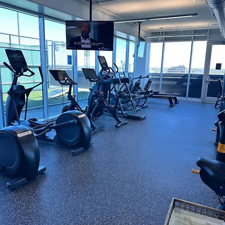 Luxury Furnished 1br In The Heart Of The Charlotte