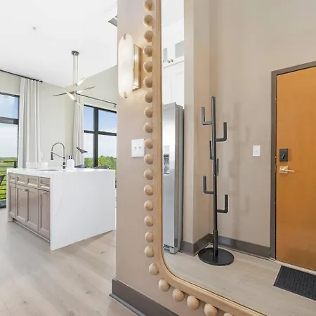 Apartment The Eighth Luxury Penthouse In Fourth Ward *