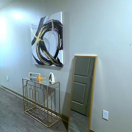 Prime Uptown Location Near Restaurants & Nightlife * Charlotte