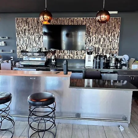 Luxury Furnished 1br In The Heart Of The Apartment *