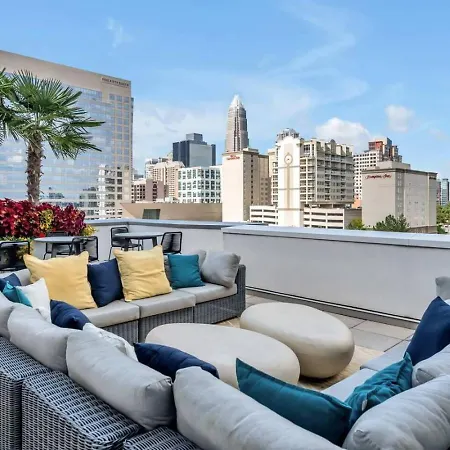Carolina Luxury - Free Parking, Pool, Gym Apartment Charlotte