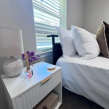 Charming And Renovated Close To Airport And Uptown