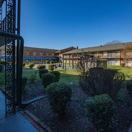 Relaxing Mins From Local Parks And Hospitals, 2410 Apartment *