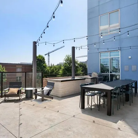 Carolina Luxury - Free Parking, Pool, Gym Apartment Charlotte