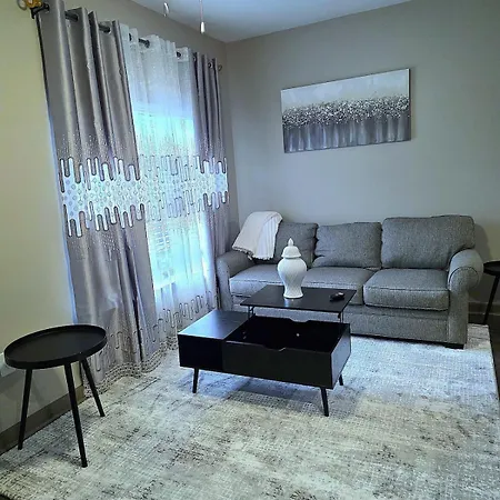Prime Uptown Location Near Restaurants & Nightlife *