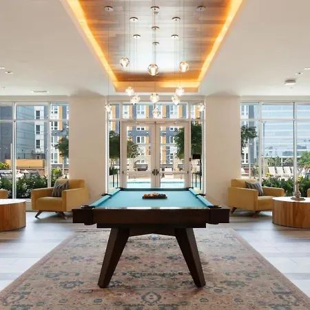 Carolina Luxury - Free Parking, Pool, Gym Charlotte