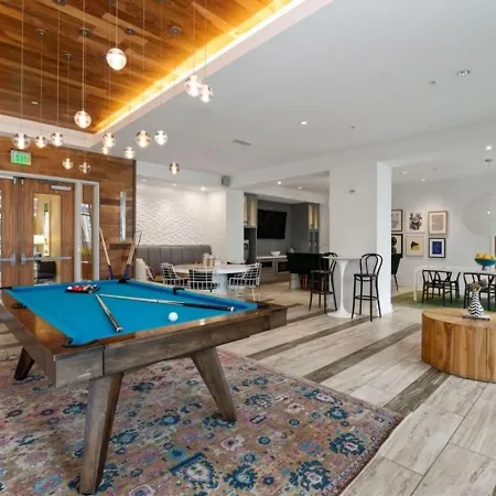 Carolina Luxury - Free Parking, Pool, Gym *