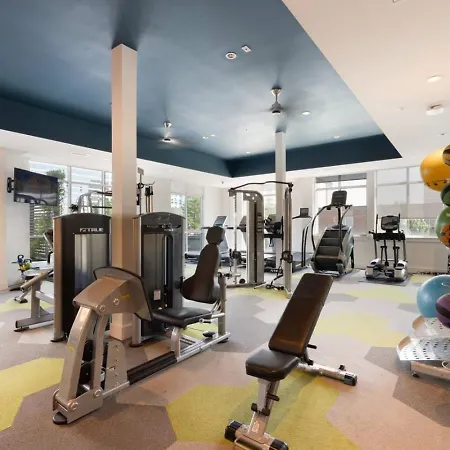 Uptown Haven - Free Parking, Pool, Walkable Apartment Charlotte