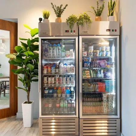 Cozy Carolina - Free Parking, Gym, Pool Apartment