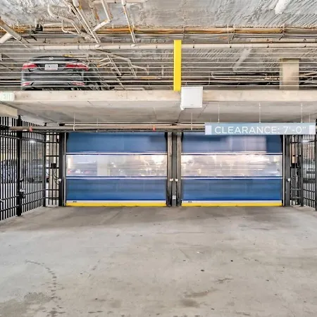 Queen Luxe - Free Parking, Pool,