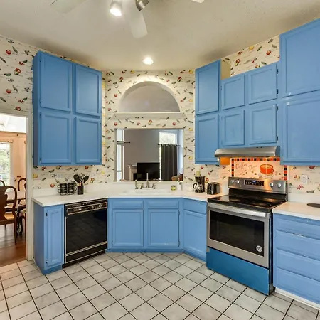 Holiday home Matthews Family W/ Fenced Yard! Charlotte
