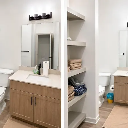 Luxury 2br Uptown Walk To Stadium, Boa, Nascar And Fun Activities Uptown Clt Apartment Charlotte
