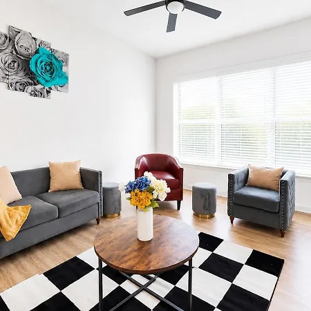 Luxury 2br Uptown Walk To Stadium, Boa, Nascar And Fun Activities Uptown Clt *