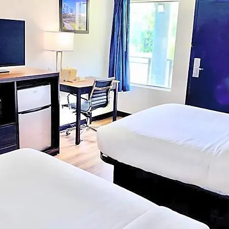 Hotel Baymont By Wyndham 2*