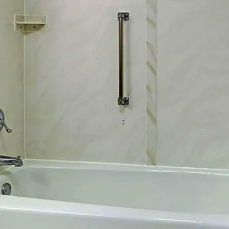 Hotel Wyndham Garden Airport Southeast 3*