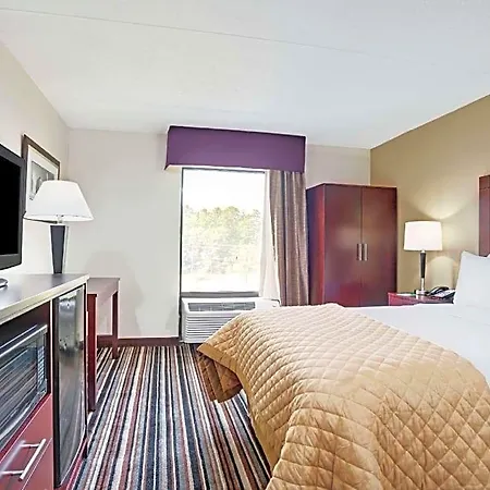 Wyndham Garden Airport Southeast Hotel