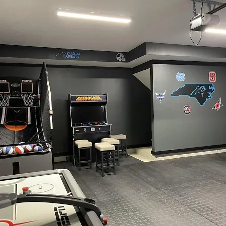 Holiday home Amazing Views Rooftop Patio, Gym And Game Charlotte