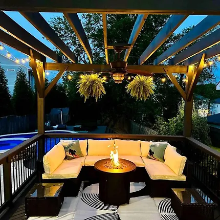 Holiday home Opulent Modern Vacation Paradise Near Catawba River In North Carolina