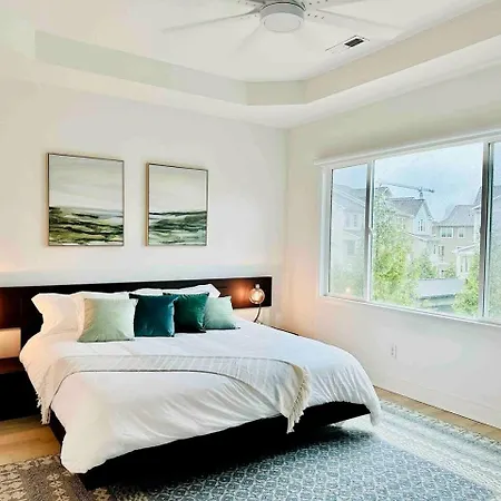 Holiday home Opulent Modern Vacation Paradise Near Catawba River In North Carolina Charlotte