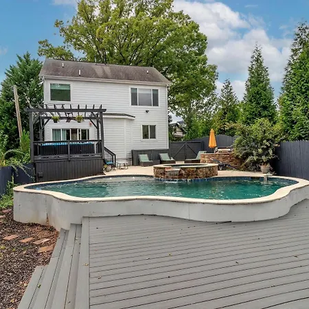 Holiday home Opulent Modern Vacation Paradise Near Catawba River In North Carolina Charlotte