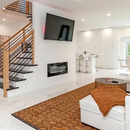 Opulent Modern Vacation Paradise Near Catawba River In North Carolina Holiday home Charlotte