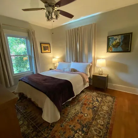 3 Bed, Luxury Bungalow, With Mature Garden, Minutes From Uptown Charlotte