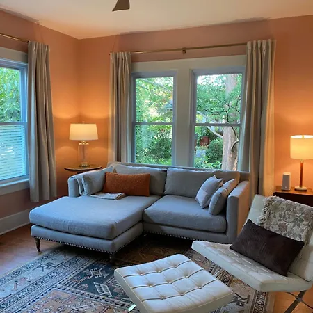 3 Bed, Luxury Bungalow, With Mature Garden, Minutes From Uptown *