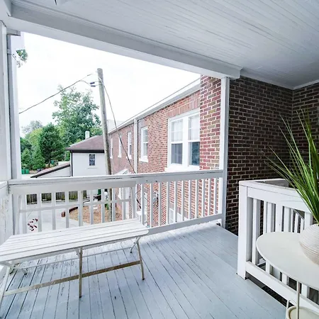 Vibrant And Cozy 2br Near Uptown With Balcony * Charlotte