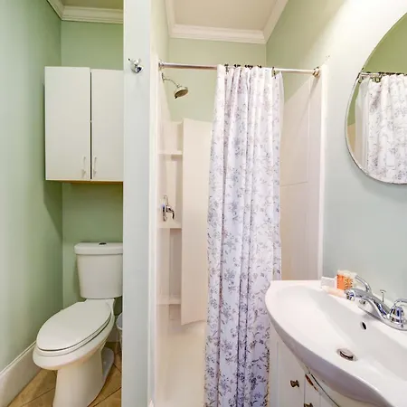 Holiday home Vibrant And Cozy 2br Near Uptown With Balcony Charlotte