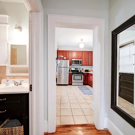 Vibrant And Cozy 2br Near Uptown With Balcony * Charlotte