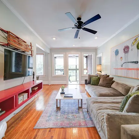 Spacious 2br In Myers Park With Sunroom Holiday home *