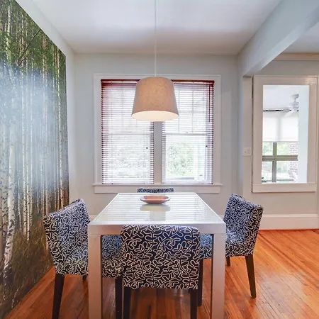Spacious 2br In Myers Park With Sunroom Charlotte
