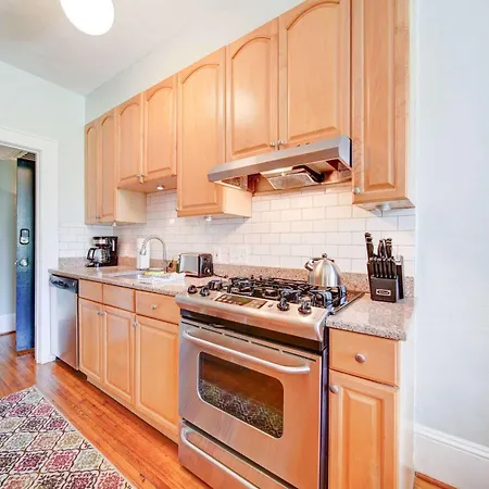Holiday home Spacious 2br In Myers Park With Sunroom Charlotte