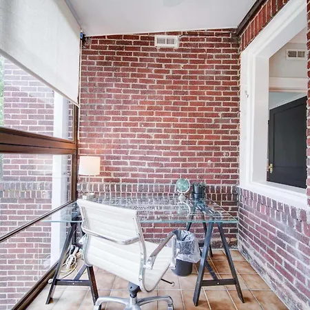 Spacious 2br In Myers Park With Sunroom Holiday home Charlotte