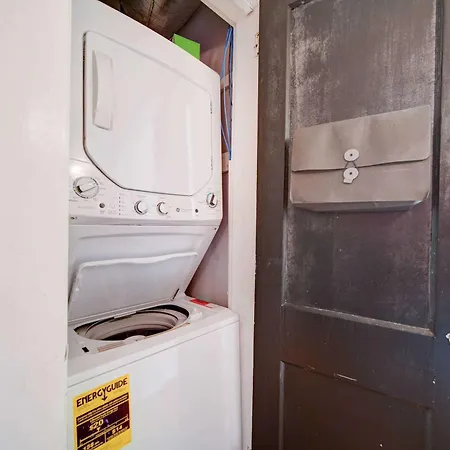 Spacious 2br In Myers Park With Sunroom * Charlotte