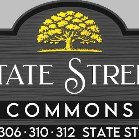 Sleek 2br Townhouse, Stones Throw To Uptown *