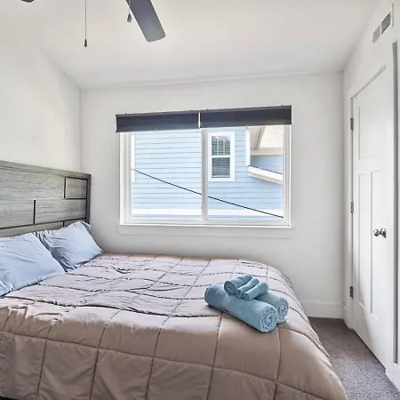 Sleek 2br Townhouse, Stones Throw To Uptown Apartment Charlotte