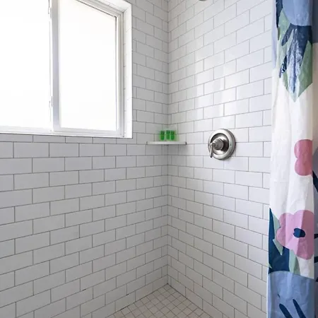 Sleek 2br Townhouse, Stones Throw To Uptown Charlotte