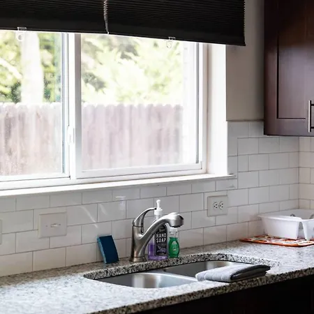 Apartment Sleek 2br Townhouse, Stones Throw To Uptown Charlotte