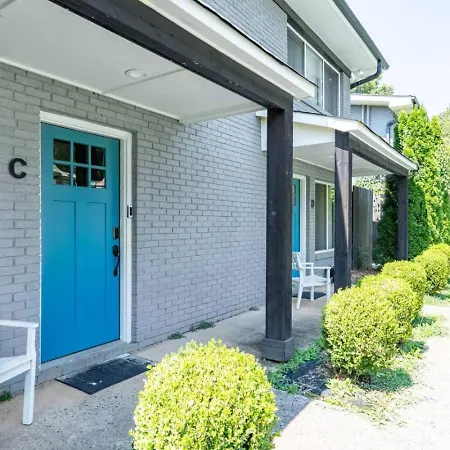 Apartment Sleek 2br Townhouse, Stones Throw To Uptown *