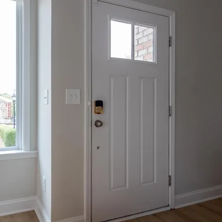 Bohemian Style House Close To Stadiums And Uptown Villa