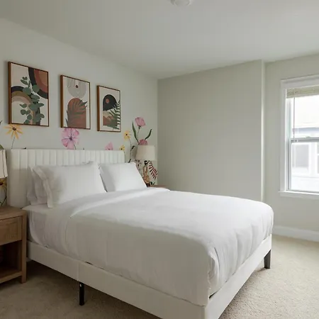 Bohemian Style House Close To Stadiums And Uptown