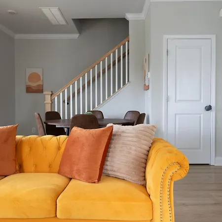 Bohemian Style House Close To Stadiums And Uptown Villa *