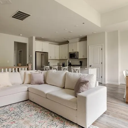 Uptown With Private Garage Charlotte
