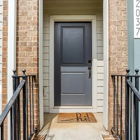 Uptown With Private Garage