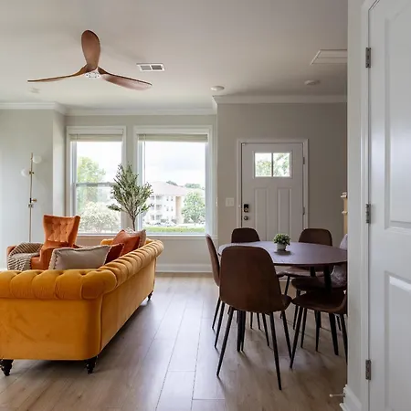 Bohemian Style House Close To Stadiums And Uptown